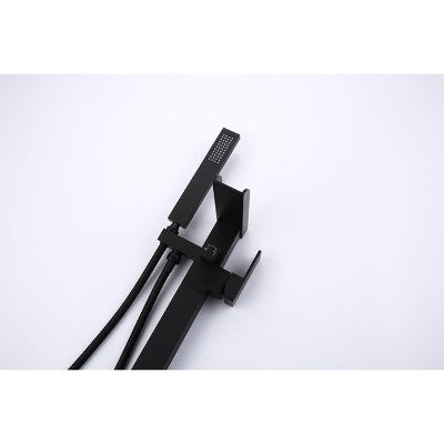 Juodas grindinis vonios maisytuvas su vienu reguliatoriumi ir dušeliu